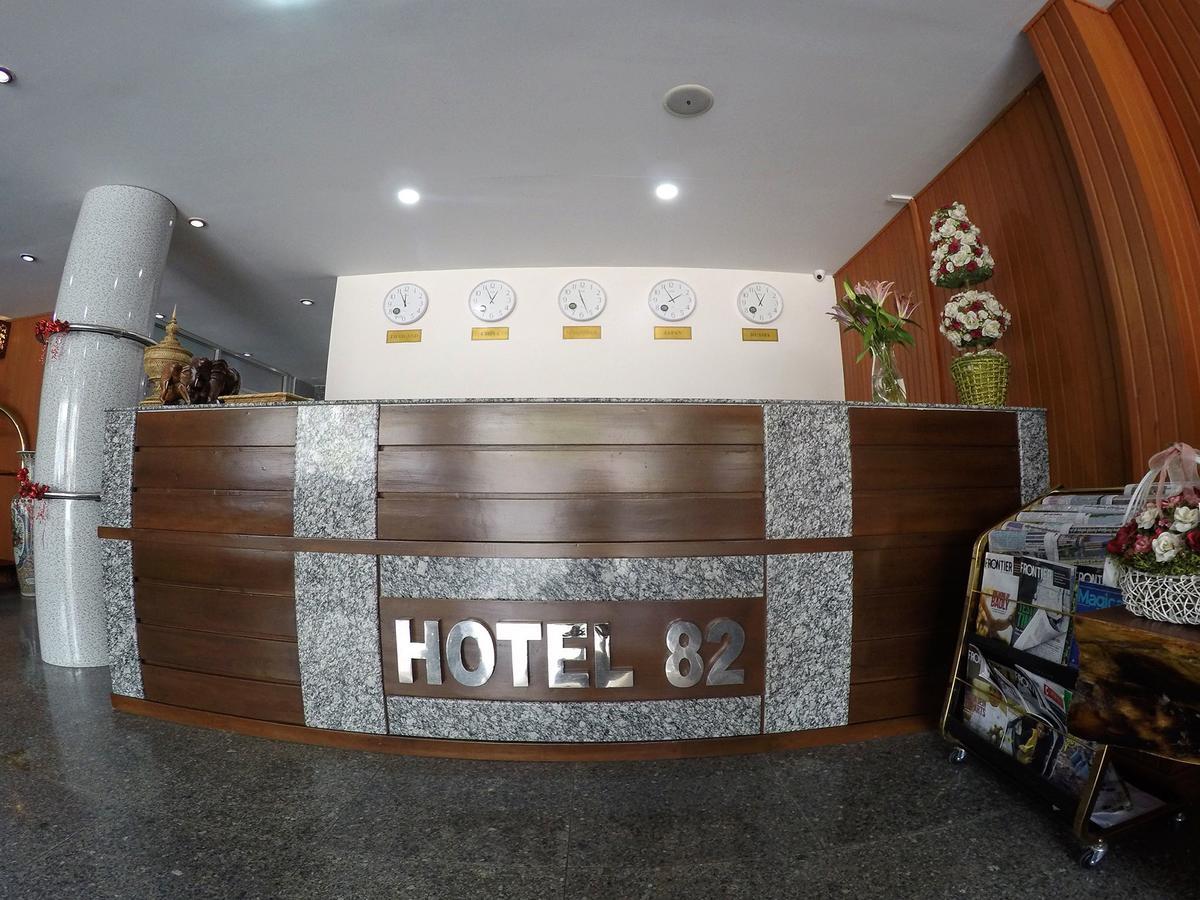 Hotel 82 Mandalay Bagian luar foto